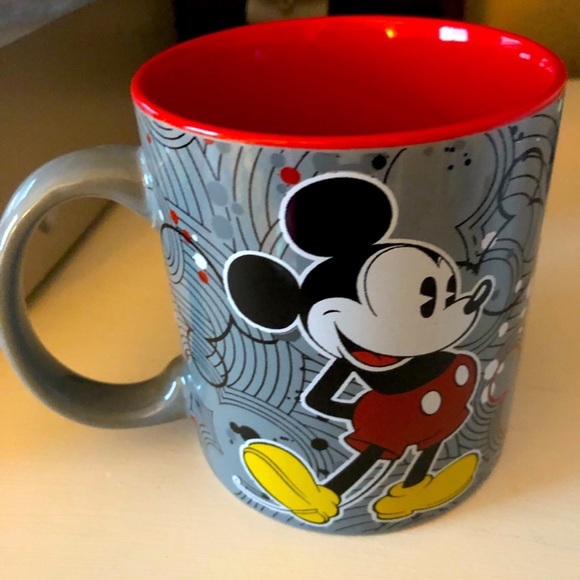NEW!! Disney Mickey Mouse 20 oz
Coffee mug - Picture 1 of 6